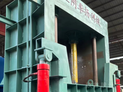 江陰產(chǎn)250噸立式打包機(jī)，包塊1.1?1.6米圖5