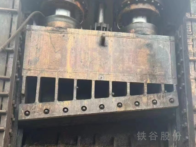 800噸龍門剪，場地到期，廢鐵價(jià)處理圖4