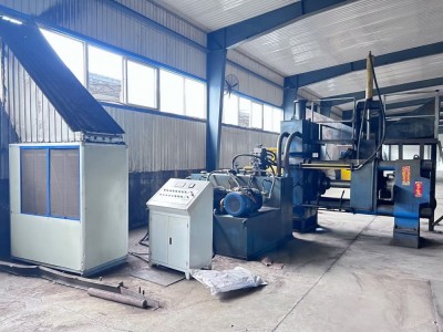 打包出售八成新630壓餅機、撕碎機、空調(diào)壓縮機圖6
